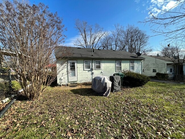 Building Photo - Cute Cottage Style Home For Rent