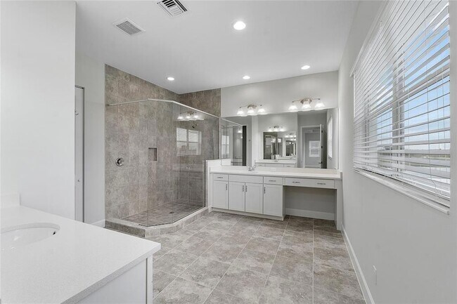 Building Photo - 5217 Liberty Ln