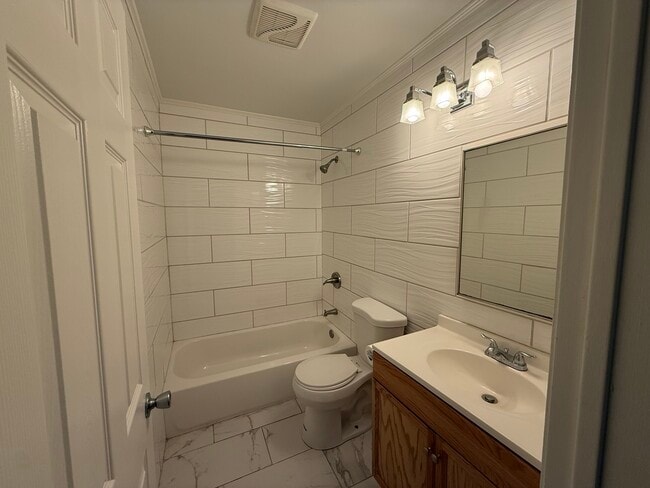 Building Photo - 2152 Mallard Ln