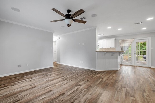 Building Photo - 172 Ann Cir