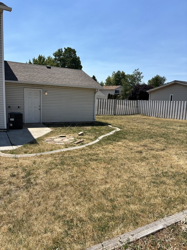 Building Photo - 435 N Kersh Dr W