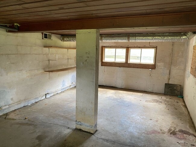 Building Photo - 505 Howard Pl