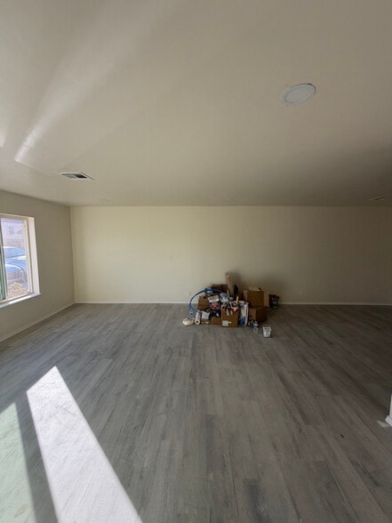 Building Photo - 1409 NE 9th St