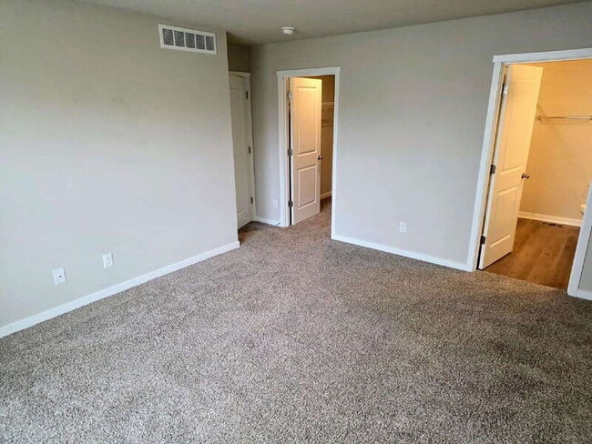 Building Photo - 1724 Southbridge Dr