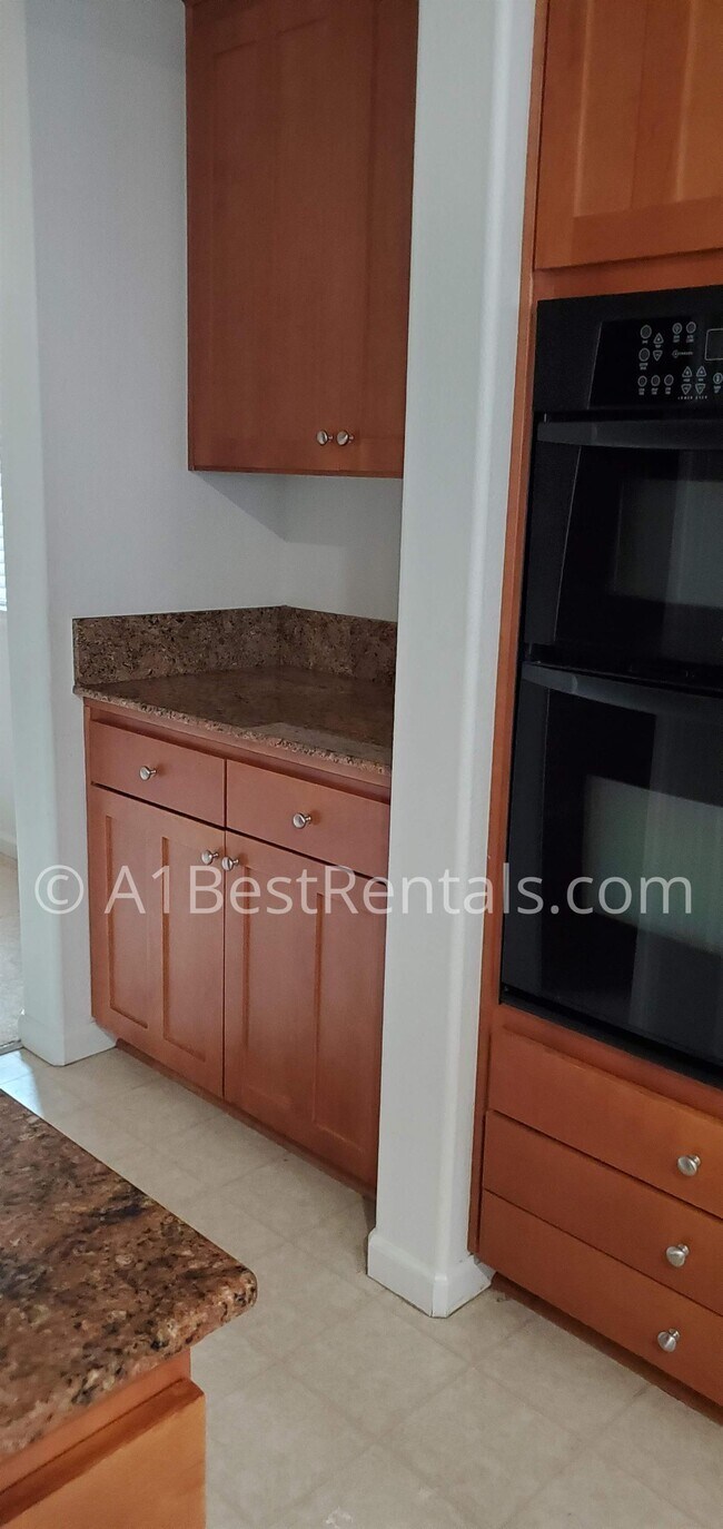 Building Photo - 2513 Guadalajara Dr