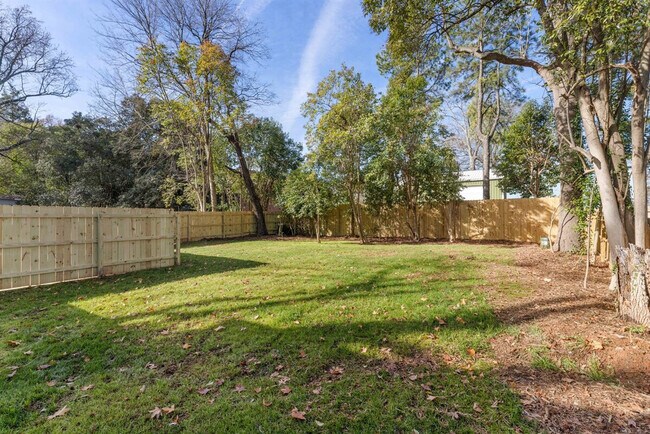 Building Photo - 806 Colorado Ave