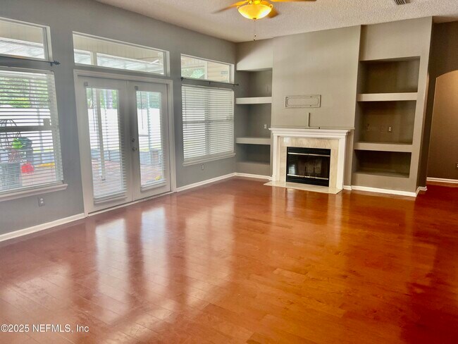 Building Photo - 9332 Beresford Ct