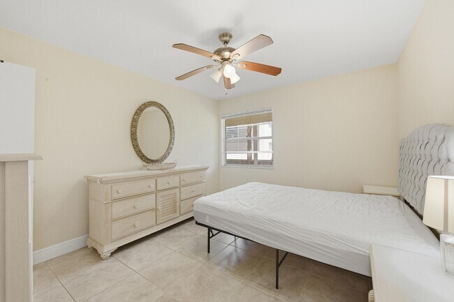 Building Photo - 729 Normandy Trail