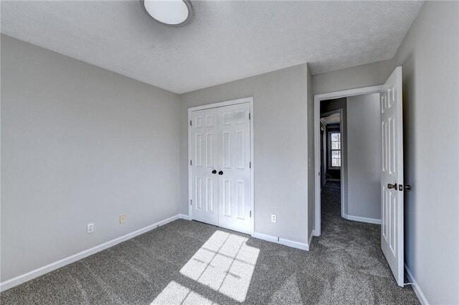 Building Photo - 3290 Serenade Ct