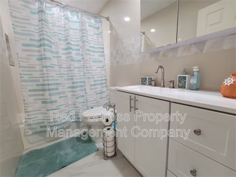 Building Photo - 4465 Little Hickory Rd