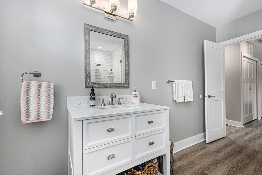 Building Photo - 211 S Pleasant St