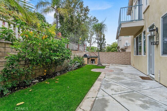 Building Photo - 27901 Glenfield Cir