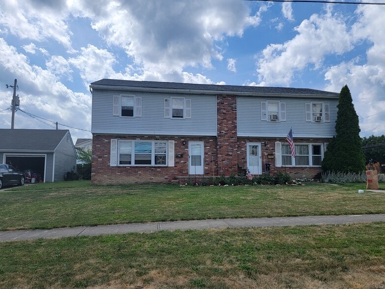Building Photo - 887 Arden Ave