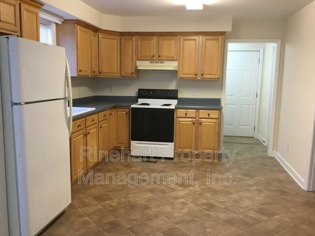 Building Photo - 1444 Edgewood Dr