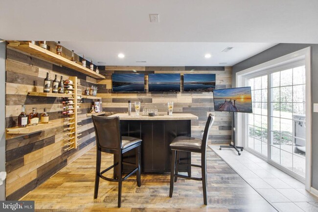 Building Photo - 7420 Mayflower Ct