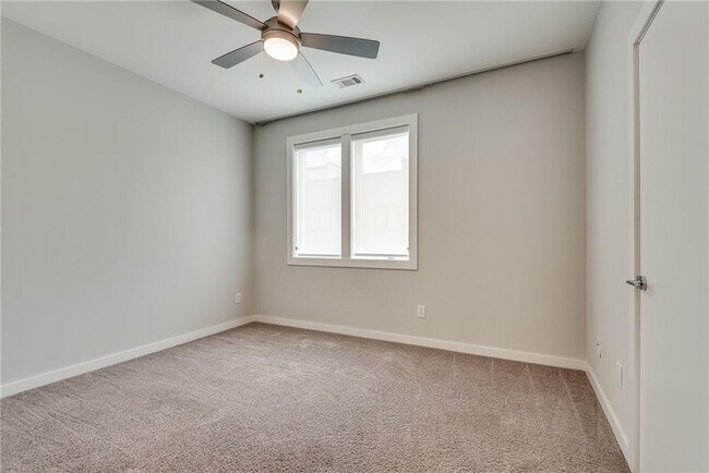 Building Photo - 415 Gartrell St SE