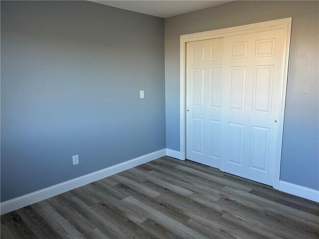 Building Photo - 728 Beverage Hill Ave