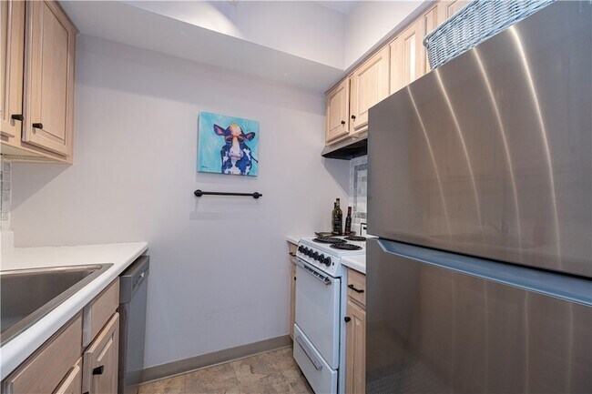 Building Photo - 320 Fort Duquesne Blvd