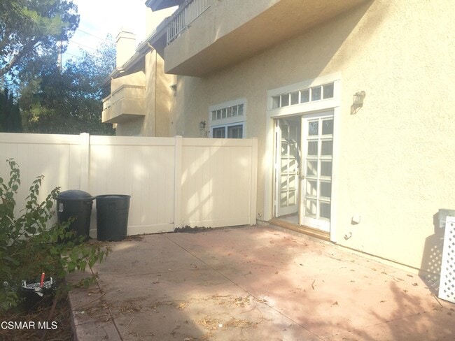 Building Photo - 3087 E Hillcrest Dr