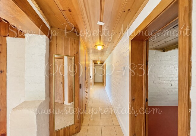 Building Photo - 20381 Sherry Ct