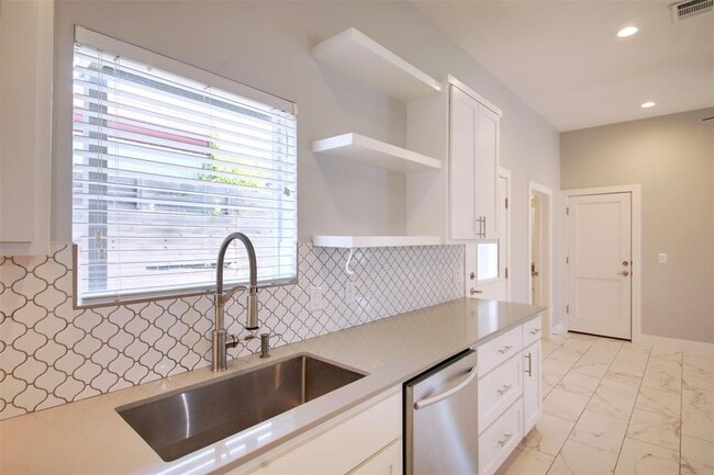 Building Photo - 7600 Carver Ave