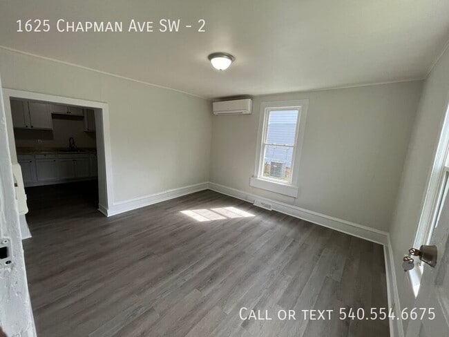 Building Photo - 1625 Chapman Ave SW