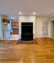 Building Photo - 1751 Beacon St
