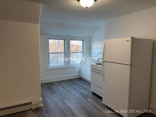 Building Photo - 36 Third St Apt.