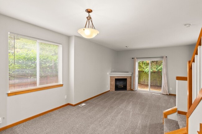 Building Photo - 3 Bed/ 2.5 Bath home in Woodstock neighbor...