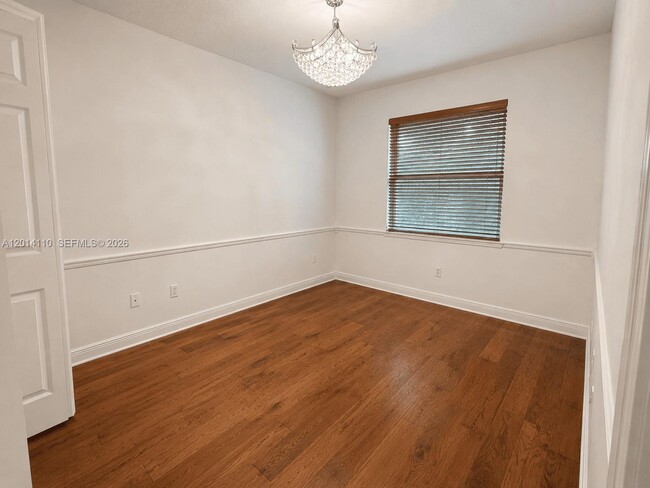 Building Photo - 3424 Belmont Terrace