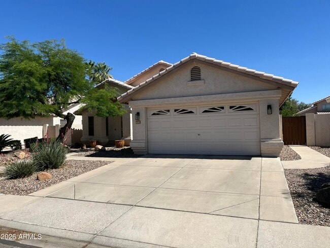 Building Photo - 1181 W Goldfinch Way