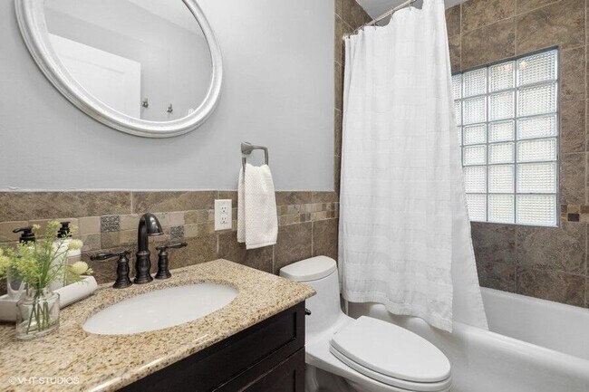 Building Photo - 1021 Morrison Ave