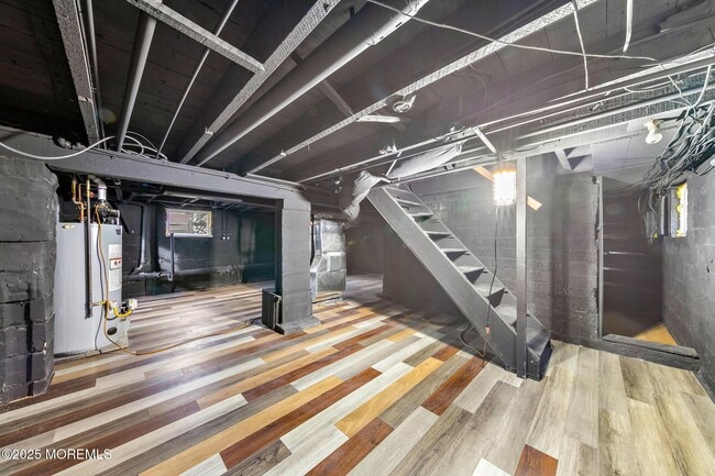 Building Photo - 96 Maple Ave