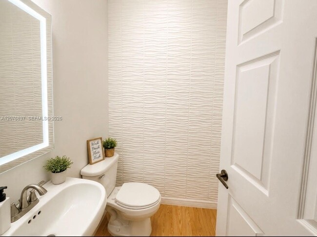 Building Photo - 1213 Skylark Dr