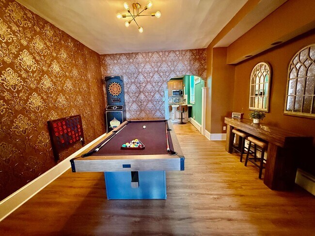 Building Photo - SPACIOUS & MODERN 3 BED/2.5 BA HOUSE w/ AC-Inlaid HARDWOOD Flooring-WASHER/DRYER & Rear PATIO in ...