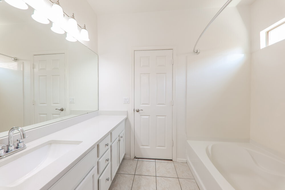 Building Photo - 13275 N Primrose St