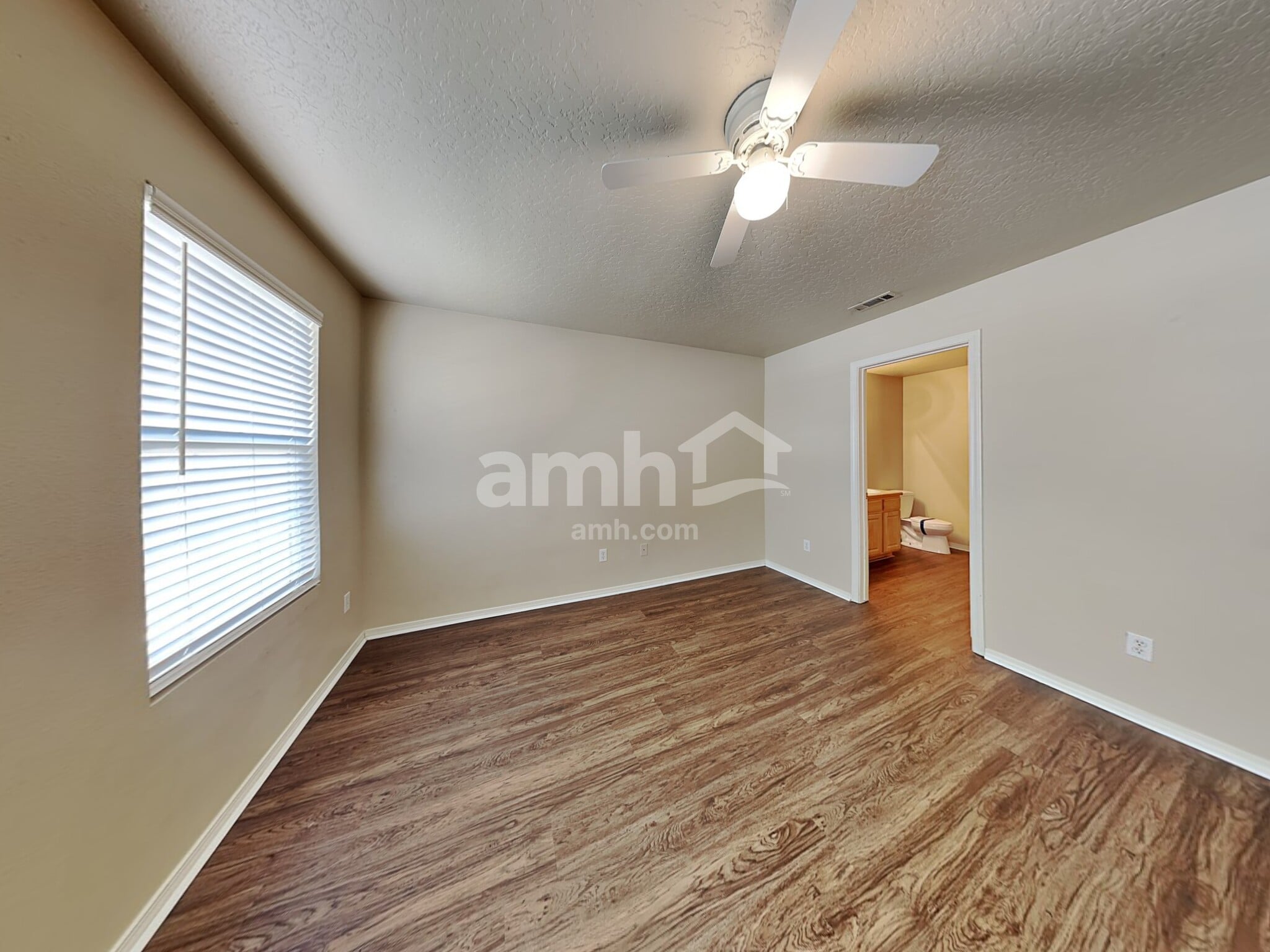 Building Photo - 9517 W Shelborne Dr