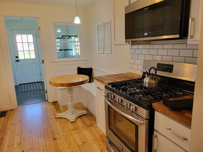 Building Photo - 505 W Spokane Ave