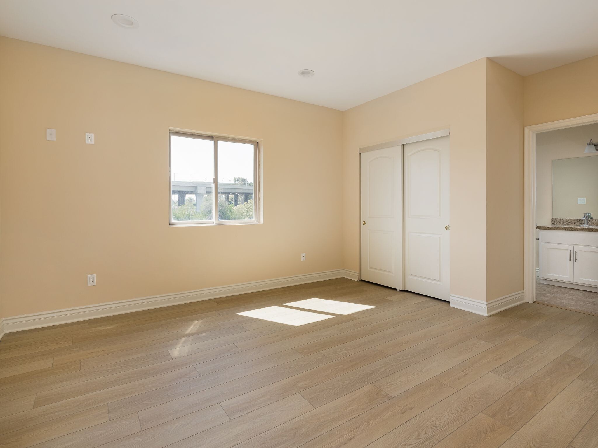 Building Photo - 4952 W 112th St