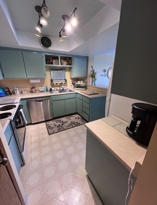 Building Photo - 2 BR WATERFRONT Fully Furnished/Utilities Included!! BEST SUNSET VIEW