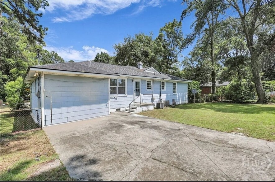 Building Photo - 7 Chippewa Dr