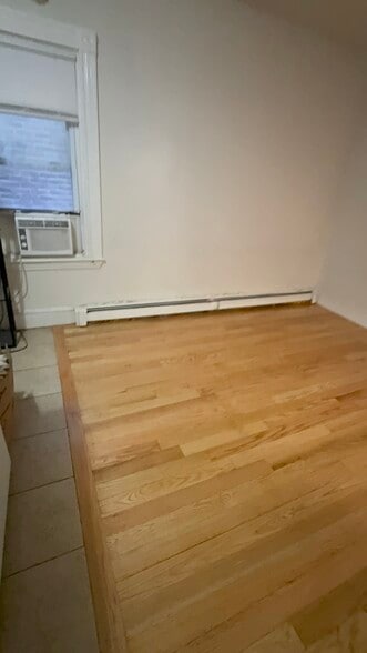 Building Photo - 3 Warwick St