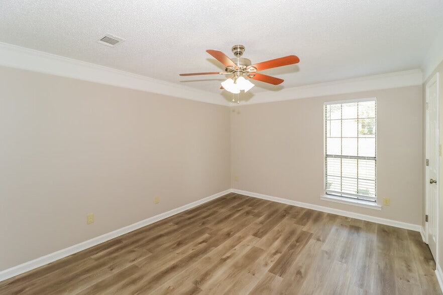 Building Photo - 5859 Pepper Crossing