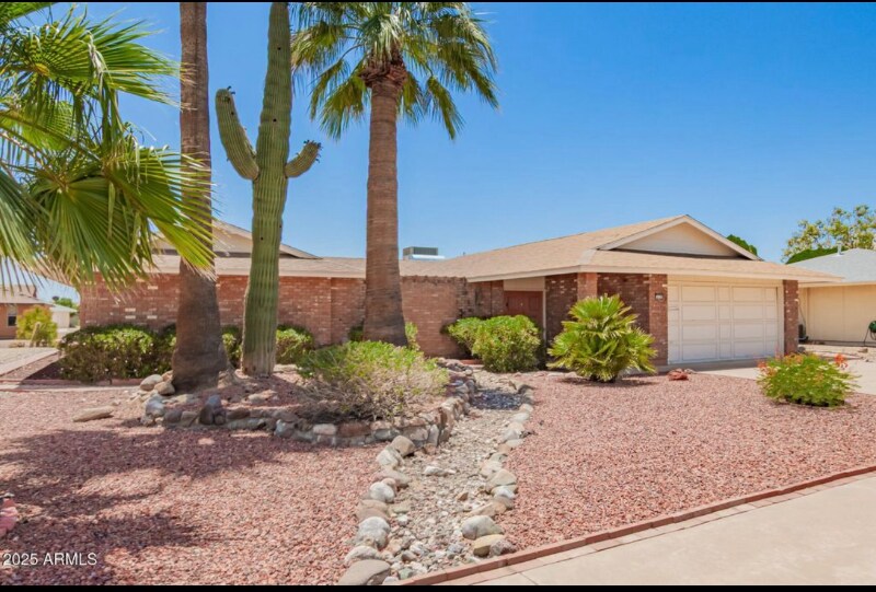 Primary Photo - 10325 W Cameo Dr