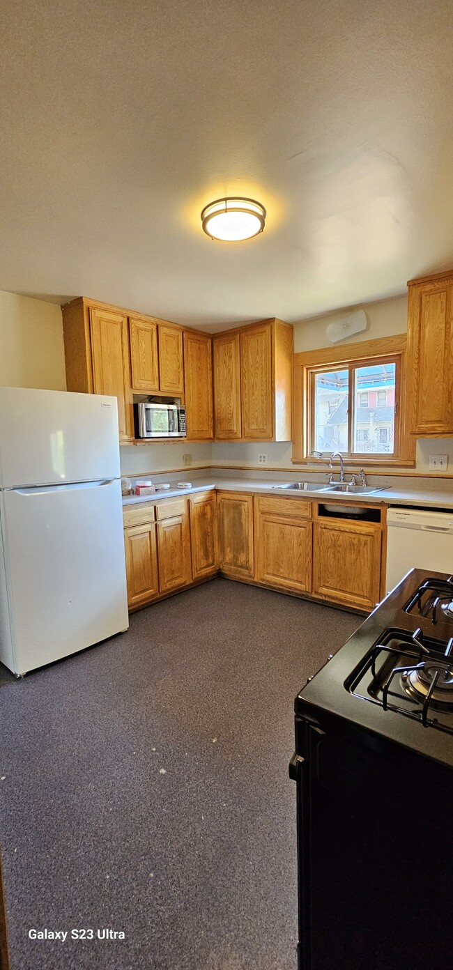 Building Photo - 210 N Elden St