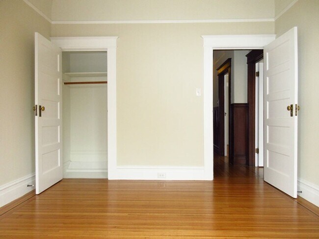 Building Photo - PM0314