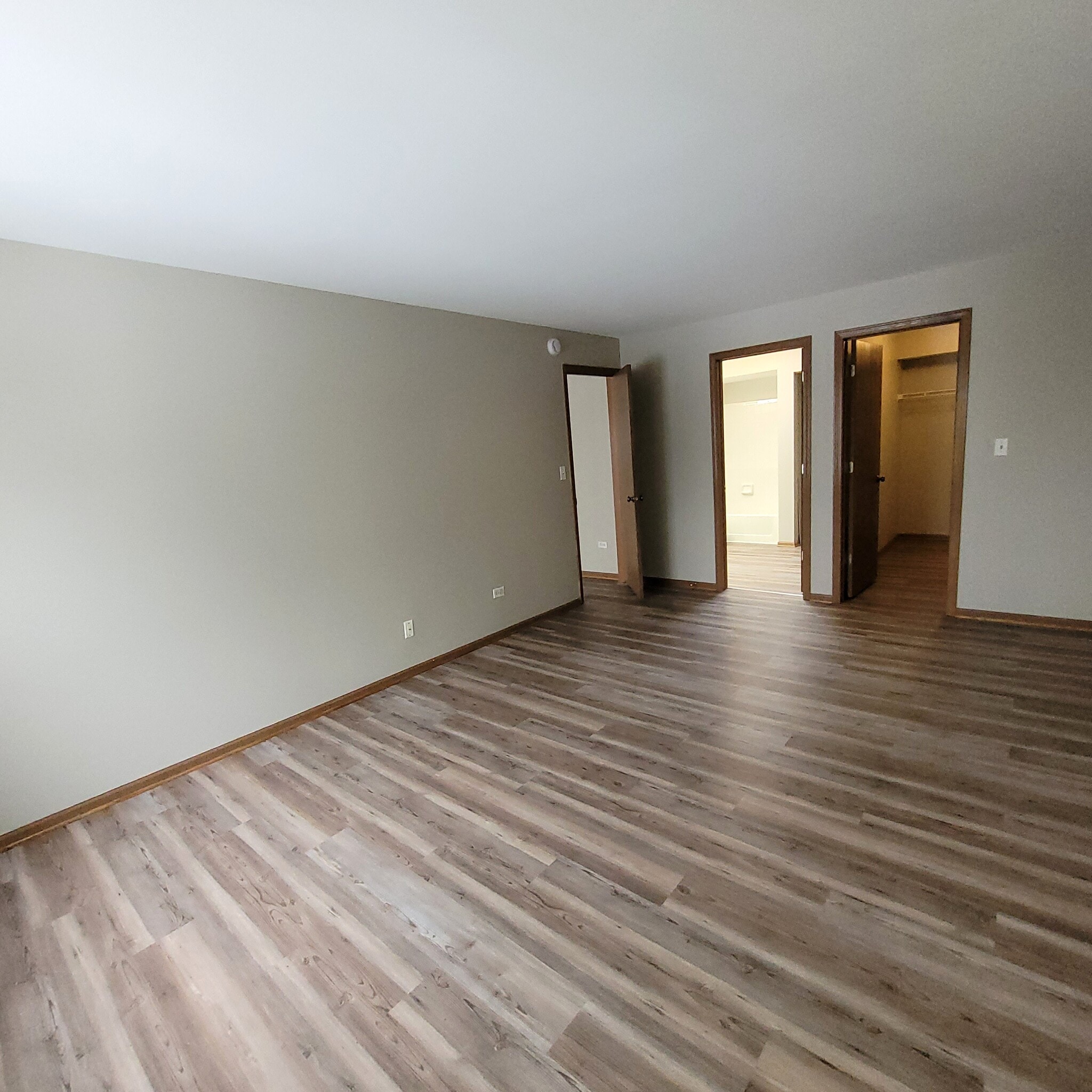 Building Photo - 1934 Heron Ave