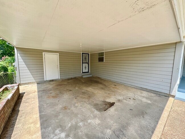 Building Photo - 4140 Crain Rd