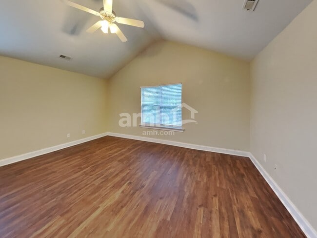 Building Photo - 16527 Ambassador Park Dr