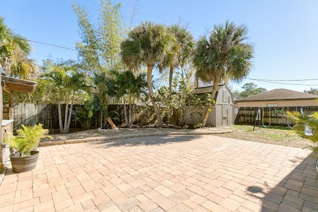 Building Photo - 6385 Banks Ave